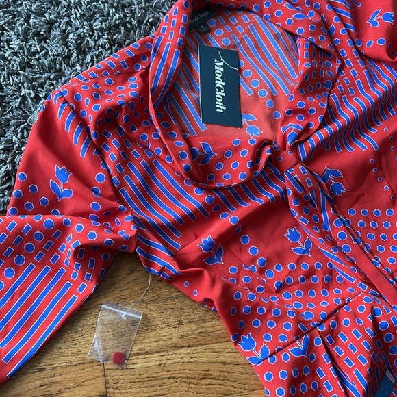 Modcloth NWT Pleasant Confidence Tie-Neck Dress Red and Blue Print Size 6 - Picture 10 of 16
